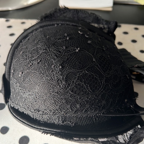 Victorias Secret Black Lace Push Up Bra - Picture 3 of 4